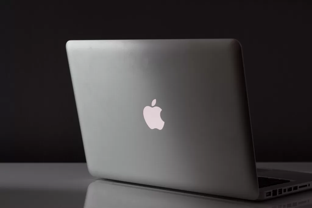 Не включается экран на Apple MacBook