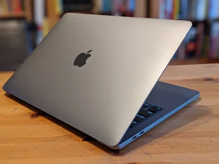 Белый экран или синий экран смерти на ноутбуке Apple