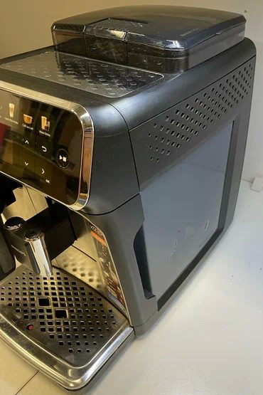 Заклинила кофемашина Philips EP5444 Series 5400 LatteGo