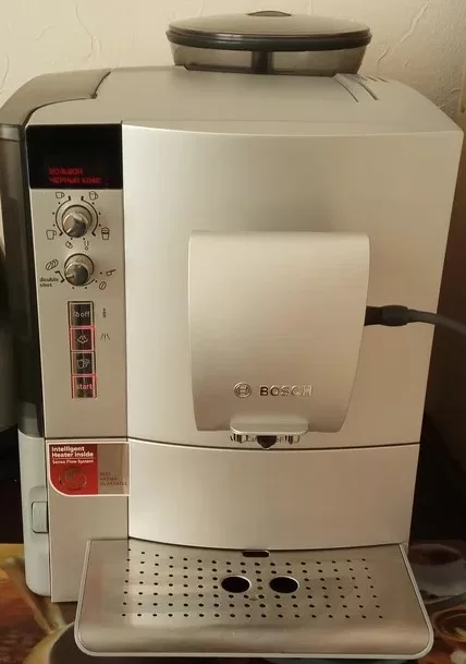 Протекает кофемашина Bosch TES 51521 VeroCafe Latte Pro