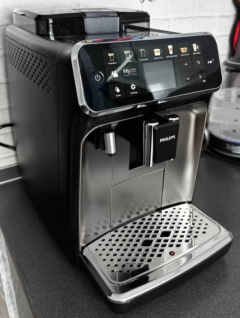 Не варит кофе кофемашина Philips EP5447 Series 5400 LatteGo