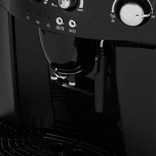 Не льет воду кофемашина DeLonghi Magnifica ESAM 4000