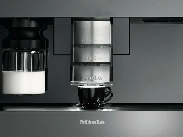 Не мелет кофе кофемашина Miele CVA7440 BRWS